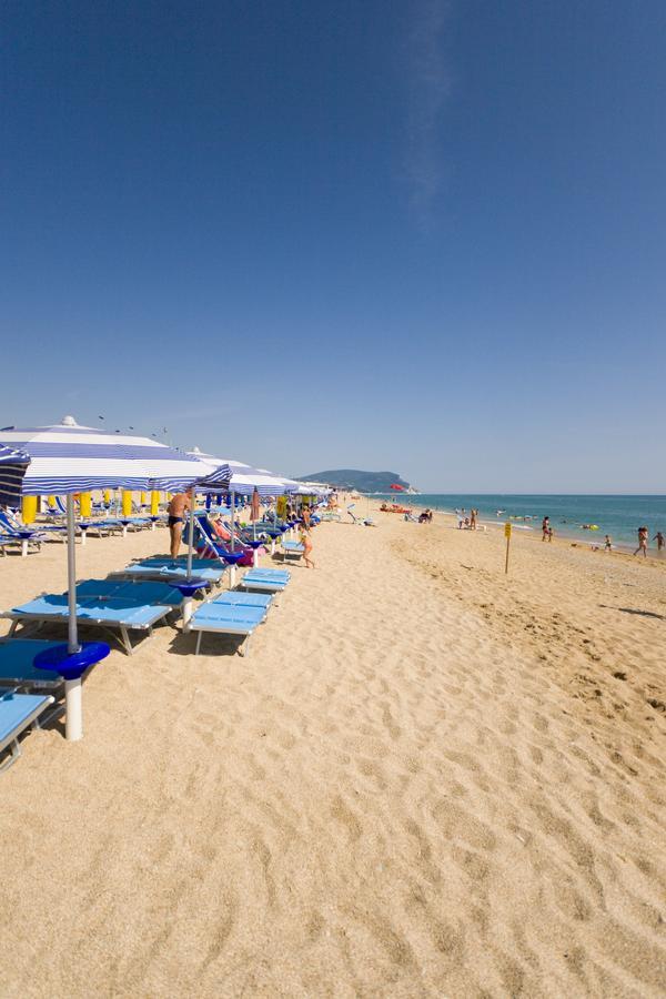 Villaggio Riva Musone Porto Recanati Buitenkant foto